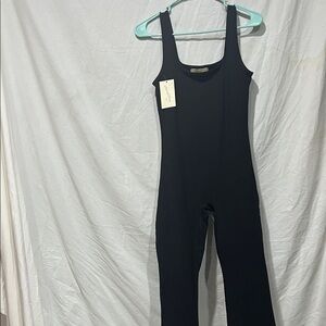 Chic Black Sleeveless Jumpsuit